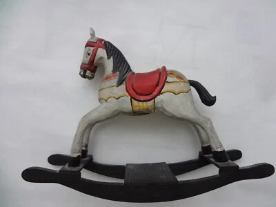 Kleines Deko Schaukelpferd aus Holz,  Weihnachtsdeko - Bild 1 von 4