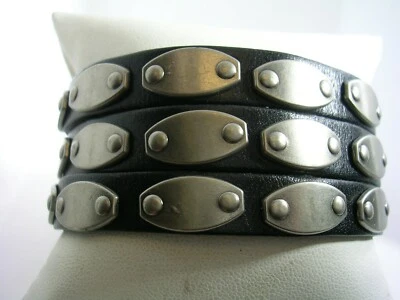 BIKER LEATHER  BRACELET WITH STAINLESS STEEL PLATES 2 ADJUSTABLE SIZES Foto 1 de 4