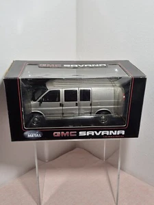Diecast Promotions GMC Savana Maßstab 1:25 silber  - Bild 1 von 10