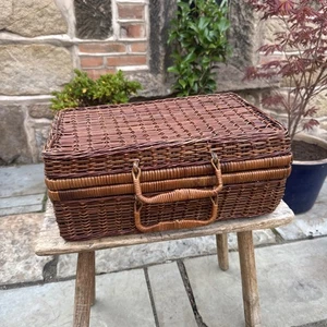 Wicker Hamper Picnic Basket With Handle Toys Blankets Sticks Storage Box - Picture 1 of 11
