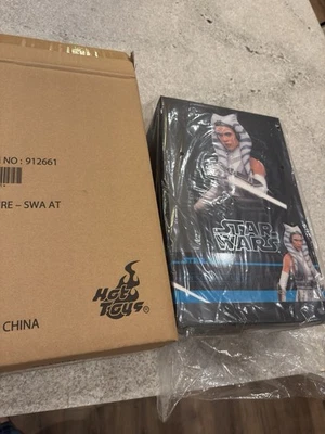 Hot Toys Ahsoka Tano Tms118 (pequeño defecto) Foto 1 de 4