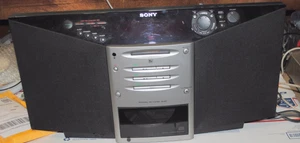 RARE SONY ZS-M7 VINTAGE MINIDISC CD AM FM RADIO TESTED WORKING NO REMOTE - Picture 1 of 3