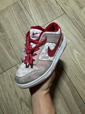 Детский СДЕЛАННЫЙ НА ЗАКАЗ Strange Love SB Dunk Размер 1y Б/у Без Коробки - Изображение 1 из 4