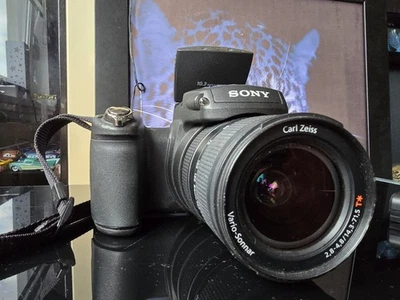 SONY CYBER SHOT DSC- R1 , 10,3 MP Top! - Bild 1 von 4