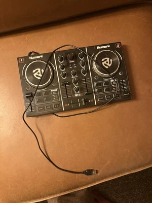 Numark Party Mix DJ Controller Built In Light Show - Image 1 of 3