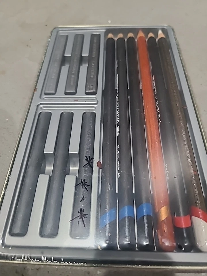 Derwent Sketching Collection 12 No 34305 NOVO Lápis, Carvão e Grafite - Imagem 1 de 4