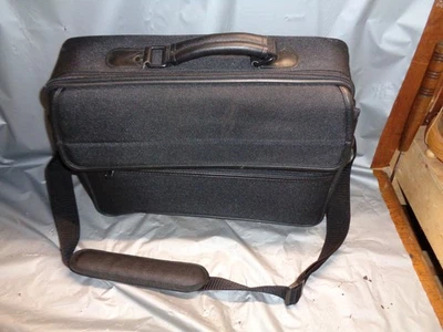 Bolsa de transporte lateral macia para laptop. 16" x 11" x 4" com alça de ombro - Imagem 1 de 4