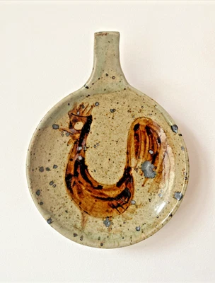 Assiette en grès signée Suzanne Dauliach – Décor au coq – Années 1960-1970 - Photo 1/4