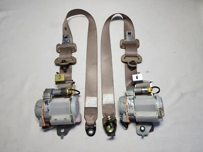 2004 - 2006 Acura MDX Drivers & Passengers Front Seat Belts (OEM) Beige Foto 1 de 4