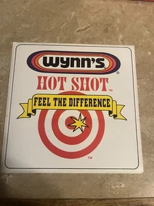 Pegatina/calcomanía vintage Wynn,s Hot Shot "siente la diferencia" - Imagen 1 de 3