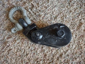 2 Ton 3" Snatch Block Pulley w/ Shackle for 3/8" Wire Rope Sheave Tow - Picture 1 of 6