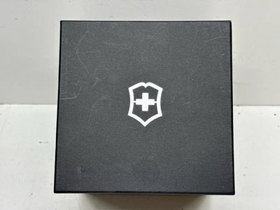 VICTORINOX Gent's Wristwatch 241374 14K Yellow Gold 0.06dwt (P28011710) - Image 1 of 4