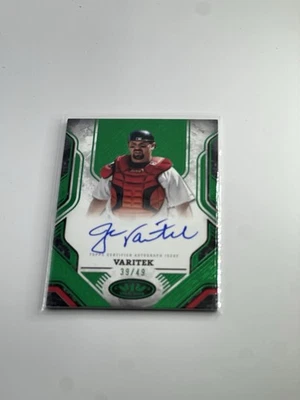 Autógrafos Topps Tier One 2025 - Prime Performers Jason Varitek #PPA-JV/49 Foto 1 de 3