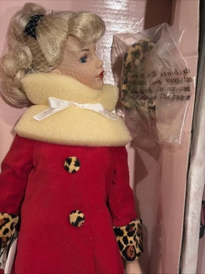 "Muñeca Tonner KITTY COLLIER 18"" pelo rubio vestida en caja original nueva" Foto 1 de 4