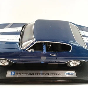 Chevrolet Chevelle SS 454 1970 GM Welly modelo diecast 1:24 rayas azules blancas - Imagen 1 de 14