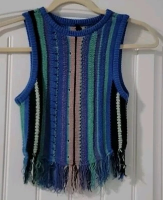 Camiseta sin mangas Urban Outfitters a rayas con flecos de ganchillo talla XS USADA EN EXCELENTE ESTADO Foto 1 de 4