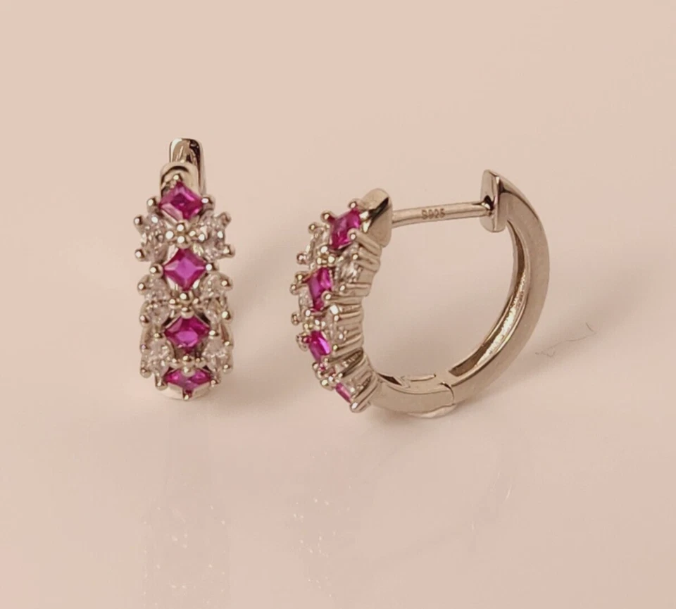 Aretes tipo argolla Huggie rojos rubí en plata de ley 925 maciza Foto 1 de 4