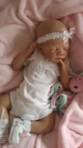 Baby Stirnbänder & Stiefeletten weiß mit rosa Akzenten Sie erhalten 6! Newborn Reborn Puppen - Bild 1 von 1