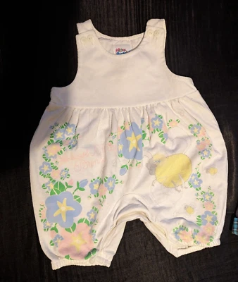Mameluco Burbuja OshKosh B’gosh Vintage 3-6 Meses Blanco con Diseño Abeja Foto 1 de 4