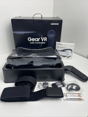 SAMSUNG Gear VR with Controller SMR-324 for Galaxy S8, S8+ -NOB- - Image 1 of 4