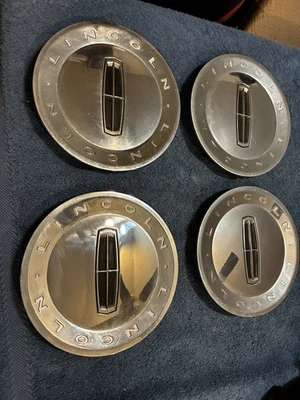 #H (1)  2003-2009 Lincoln Town Car MKZ CHROME  Center Cap 4w13-1a096-ca - Image 1 of 4