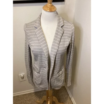 Blazer tejido a rayas Caslon para mujer talla S gris claro blanco manga larga Foto 1 de 4