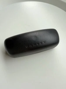 Oakley Sunglasses Case Black Hard Side Clamshell Eyeglasses Authentic Soft Liner - Foto 1 di 3