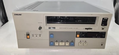 Sony VP-7020 NTSC U-MATIC 3/4" Video Cassette Player - GETESTET - EB-19313 - Bild 1 von 4