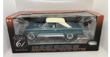 Highway 61 50425 1:18 Die Cast Turquoise w/Beige 1967 Dodge Cornonet R/T - Image 1 of 1