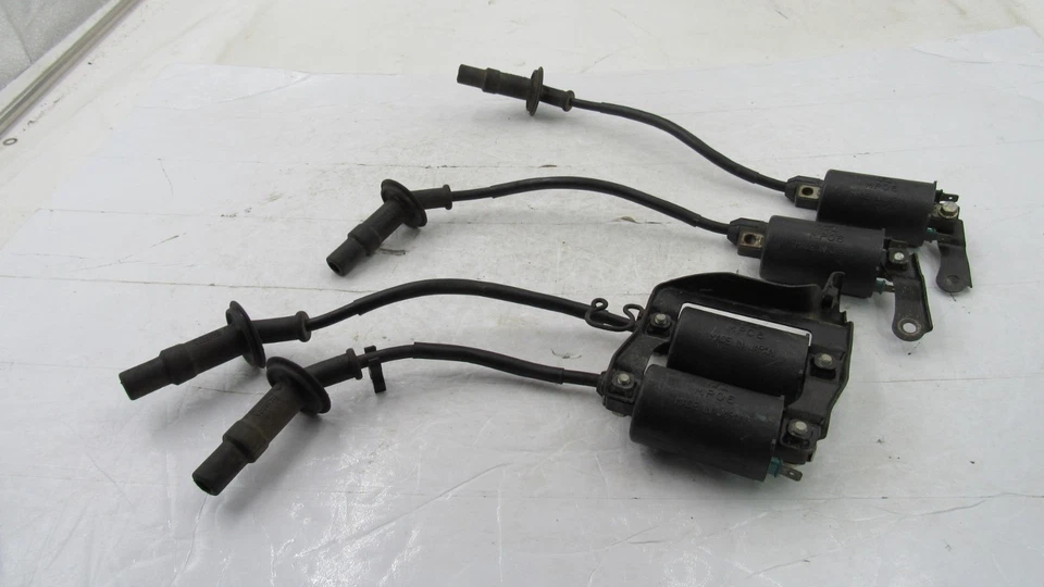 Оригинальный комплект катушек зажигания 1987 Honda VFR700F 700 Interceptor - Изображение 1 из 4