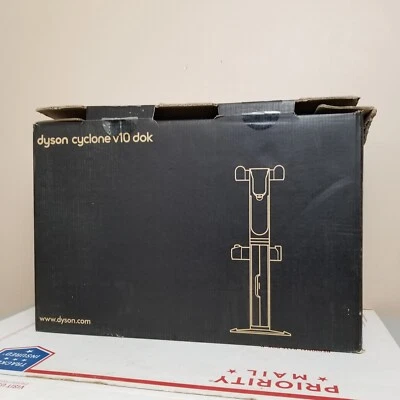 НОВЫЙ Dyson Cyclone v10 Dok с аксессуарами деталь No 968923-02 открытая коробка - Изображение 1 из 4