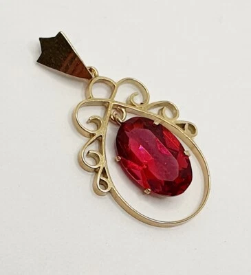 9ct Yellow Gold Celtic Dangle Lab Created Synthetic Ruby Charm / Pendant - Image 1 of 4