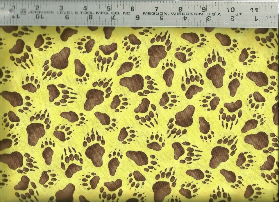 Ткань для лоскутных одеял Elizabeth Studio Bear & Friends Animal Track желтая 100% хлопок BTY - Изображение 1 из 1