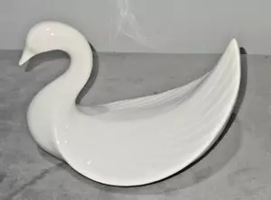 Vintage Swan Towel Washcloth Holder Bathroom Porcelain White Bird 7 " Long J7 - Picture 1 of 4