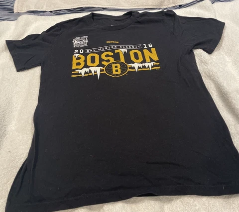 2016 Boston Bruins Winter Classic T Shirt Youth Size L 14-16 NHL Hockey Roster Cover