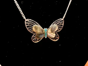 ARTISTRY BUTTERFLY PENDANT ABALONE SHELL TURQUOISE SILVER CHAIN 16" NECKLACE EUC - Picture 1 of 8