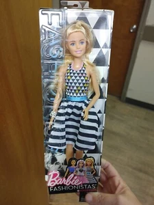NIB BARBIE DOLL 2016 FASHIONISTAS 46 POWER PRINT DVX68 - Picture 1 of 3