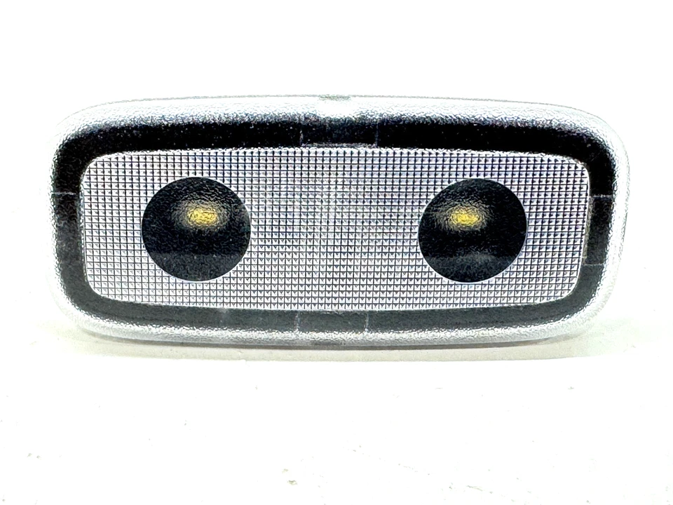 Chevrolet Equinox 2018-2024 techo superior trasero carga luz central lámpara 22893070 OEM Foto 1 de 4