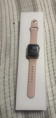 APPLE WATCH SERIES 6 40MM GPS A2291 - SMART WATCH W/BAND Gold Pink - Image 1 of 4