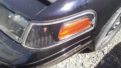 Luz de giro de lámpara de estacionamiento/esquina del conductor se adapta a 01-11 CROWN VICTORIA Foto 1 de 4