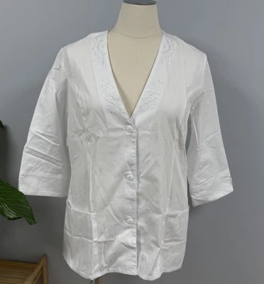 NWT Cherokee Lab Exam Coat Scrub Jacket XL White 3/4 Sleeve Embroidered Lapels - Image 1 of 4