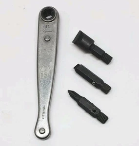 Vintage Chapman  Tool CM-13 Ratchet  1/4" Hex Drive  With 3 Bits - Picture 1 of 5