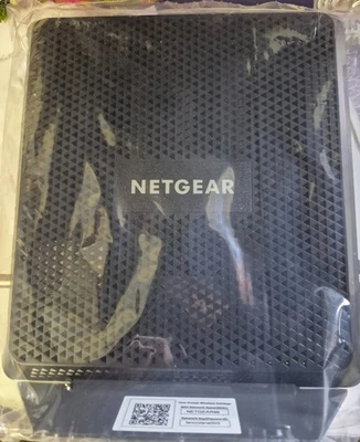 Netgear nighthawk cable modem router AC 1900 refurbished but never used or opene - Image 1 of 4