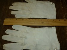 Wear Right Vintage leather gloves, size 7 1/2, wash and wear leather, pearl clos