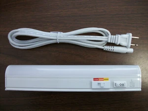 9" LED COLOR CHANGING UNDER CABINET LIGHT - Picture 1 of 5