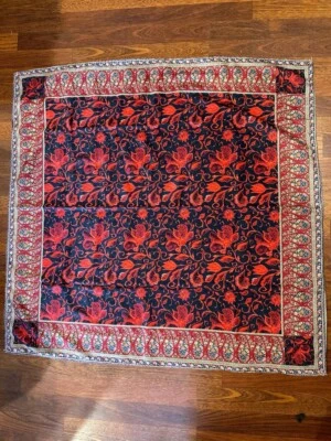 Floral Print Square Tablecloth 40" x 40"