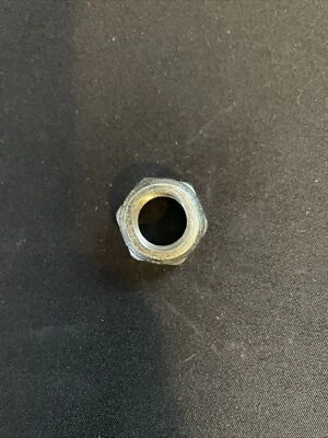 ГАЙКА ШПИНДЕЛЯ ОСИ BSA TRIUMPH 14-1307 OIF 650 750 1971 - 1982 A65 TR6 T120 T140  - Изображение 1 из 3