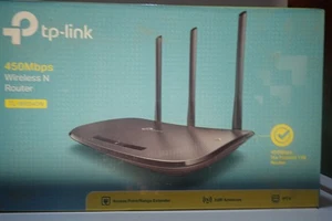 TP-Link 450 MBPS TL-WR940N 3 Antenna The Fastest Router - Picture 1 of 11