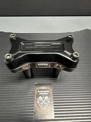 Abrazadera elevadora de manillar negra Road Glide 55900300 OEM Harley-Davidson 2024 CVO Foto 1 de 4