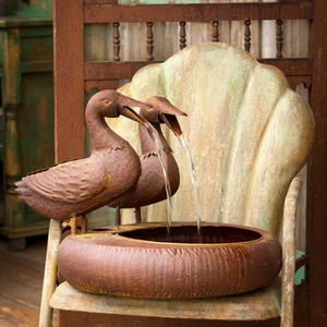 Fuente de agua de metal rústico para patos casa de campo primitiva - Imagen 1 de 3